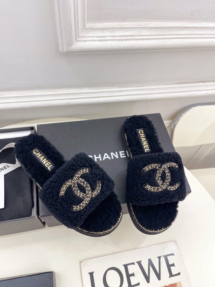 Fluffy fur slippers Chanel фото 2