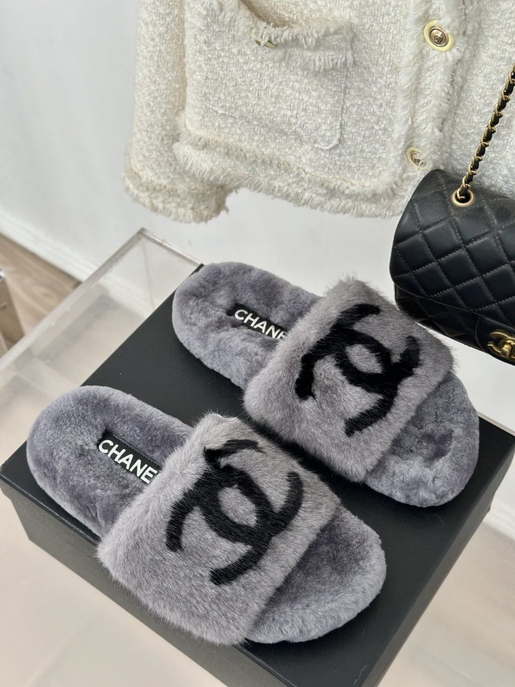 Пухнасті хутряні капці Chanel фото 3