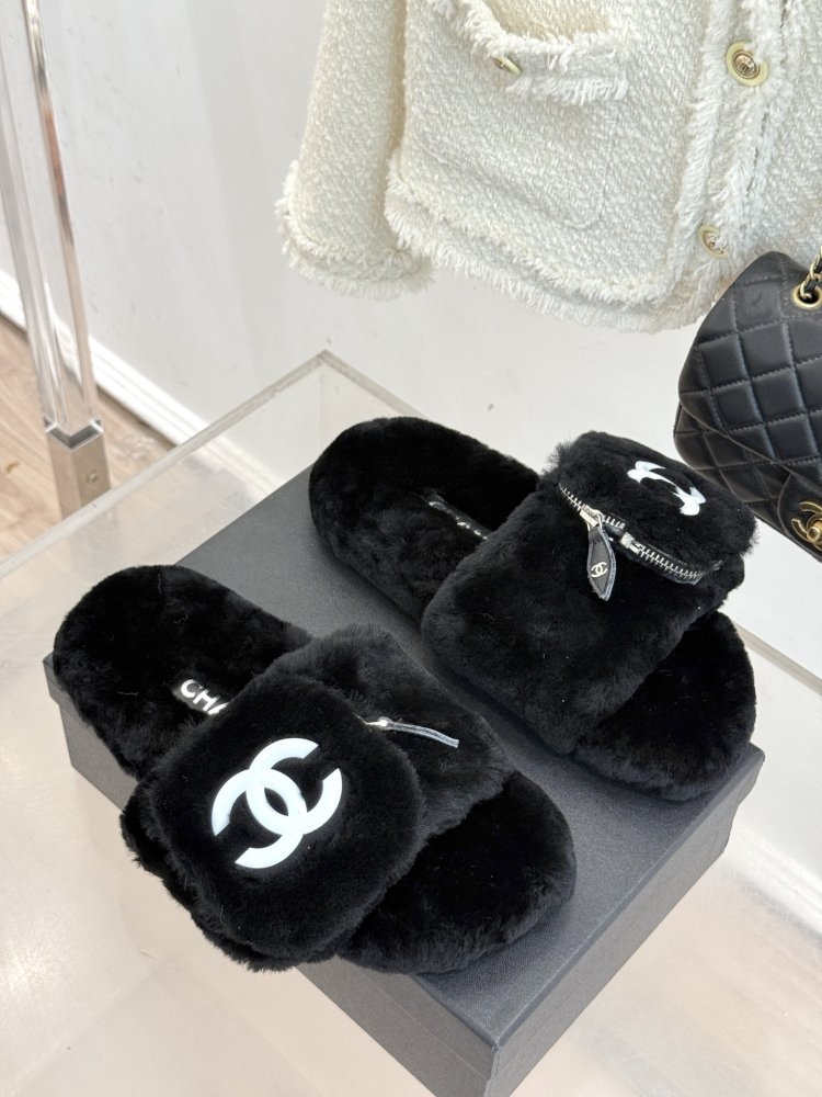 Fluffy fur slippers Chanel фото 3