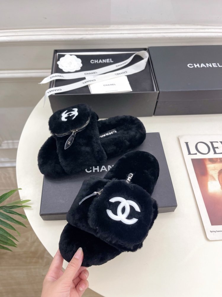 Fluffy fur slippers Chanel фото 3