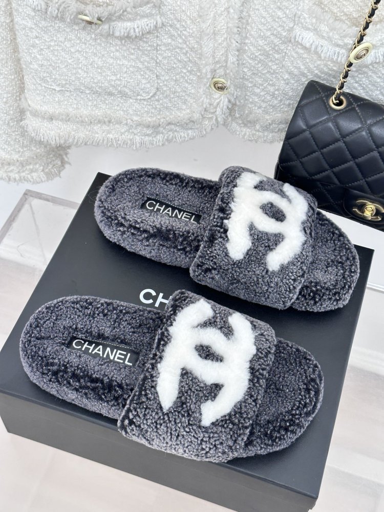 Fluffy fur slippers Chanel фото 3