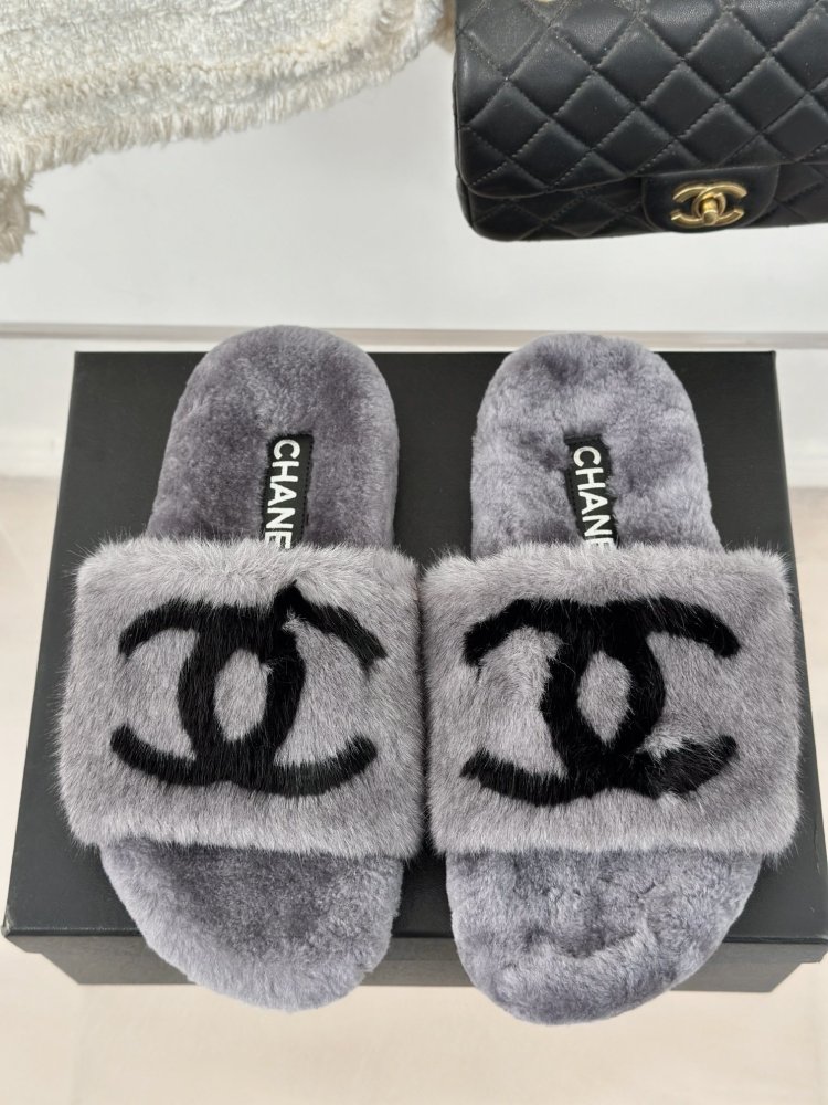 Пухнасті хутряні капці Chanel фото 4