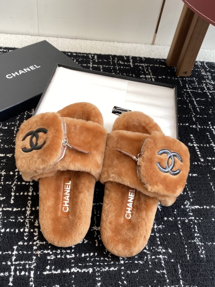 Пушистые меховые тапочки Chanel фото 4