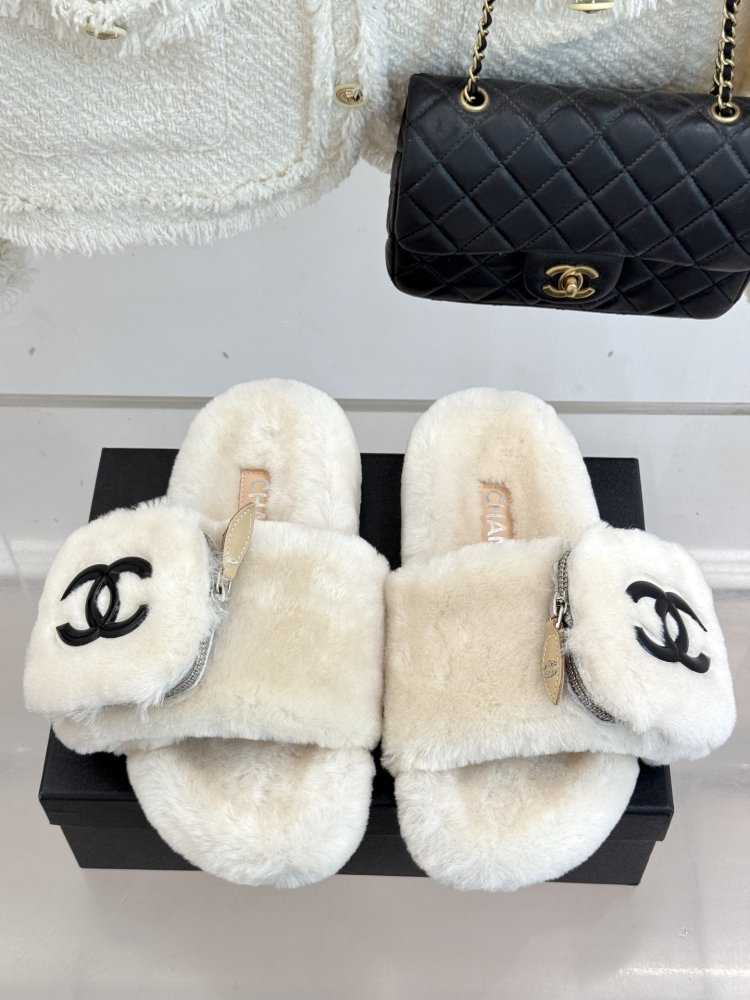 Fluffy fur slippers Chanel фото 4