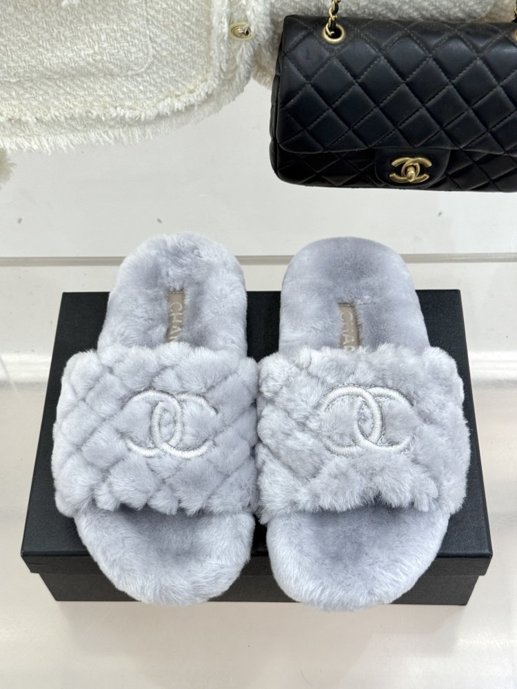 Fluffy fur slippers Chanel фото 4