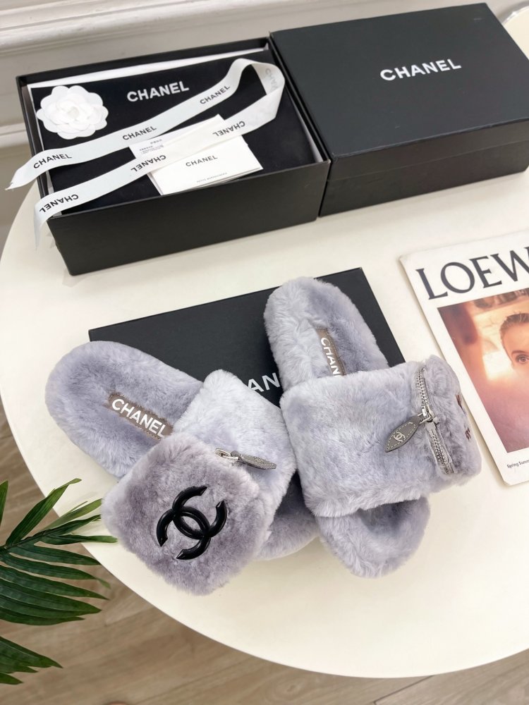 Пушистые меховые тапочки Chanel фото 4