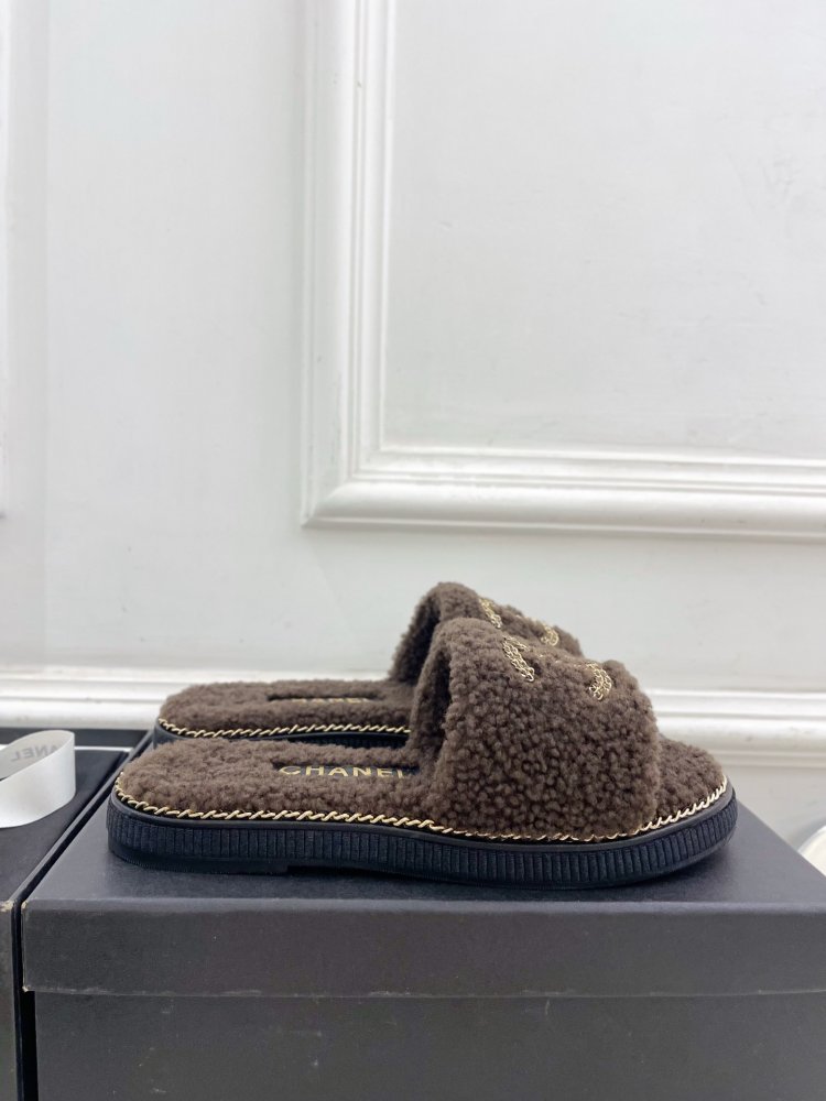 Пухнасті хутряні капці Chanel фото 4