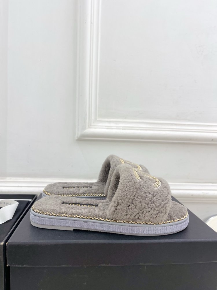 Fluffy fur slippers Chanel фото 4