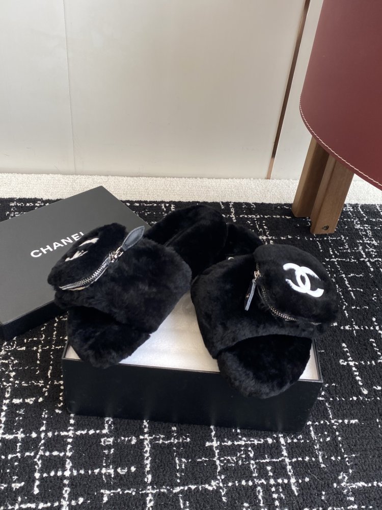 Пушистые меховые тапочки Chanel фото 5
