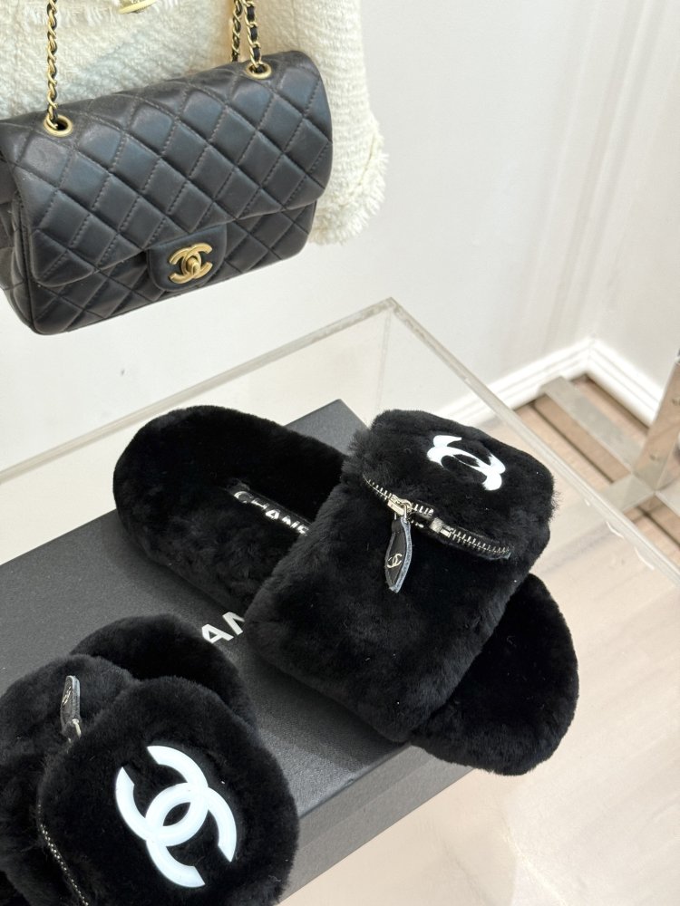 Fluffy fur slippers Chanel фото 5