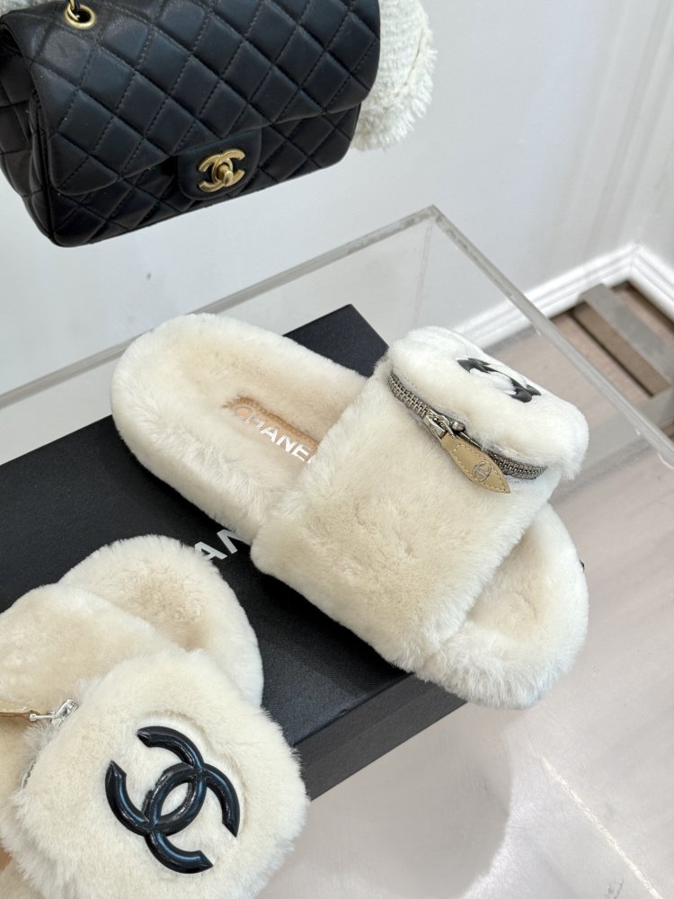 Fluffy fur slippers Chanel фото 5