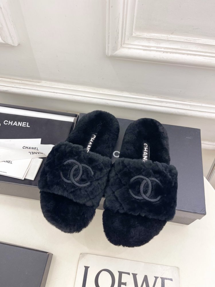 Fluffy fur slippers Chanel фото 5