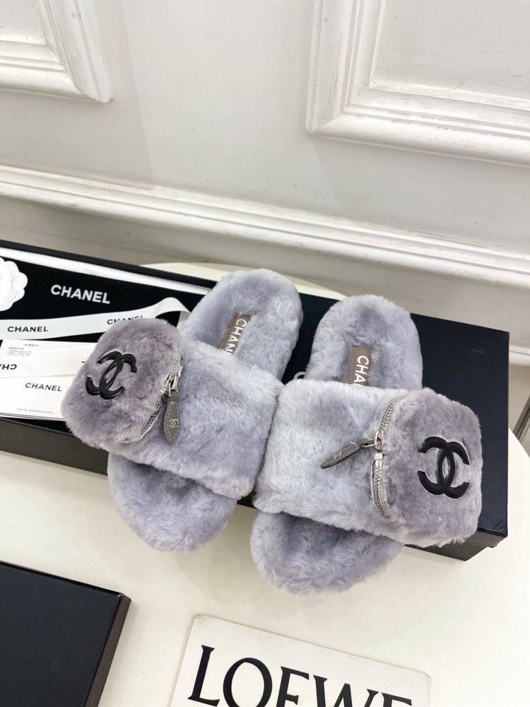 Пушистые меховые тапочки Chanel фото 5