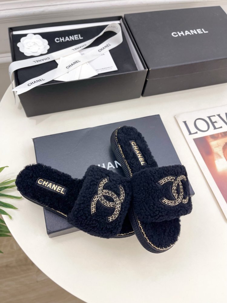 Fluffy fur slippers Chanel фото 5