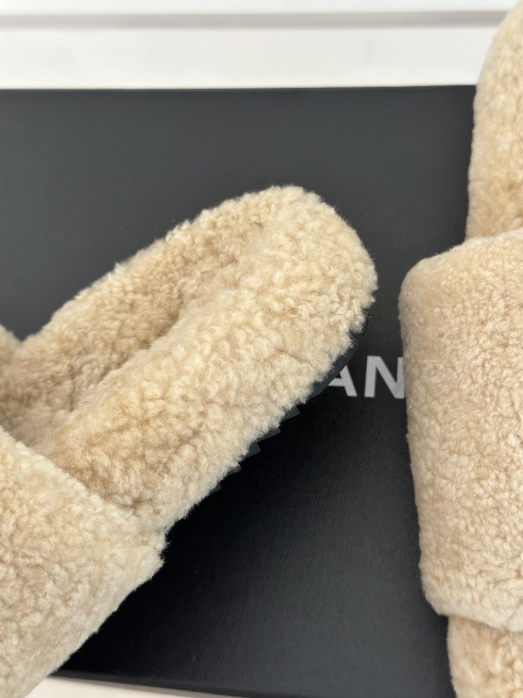 Пухнасті хутряні капці Chanel фото 6