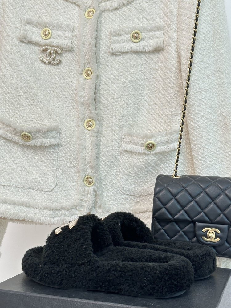 Пухнасті хутряні капці Chanel фото 6