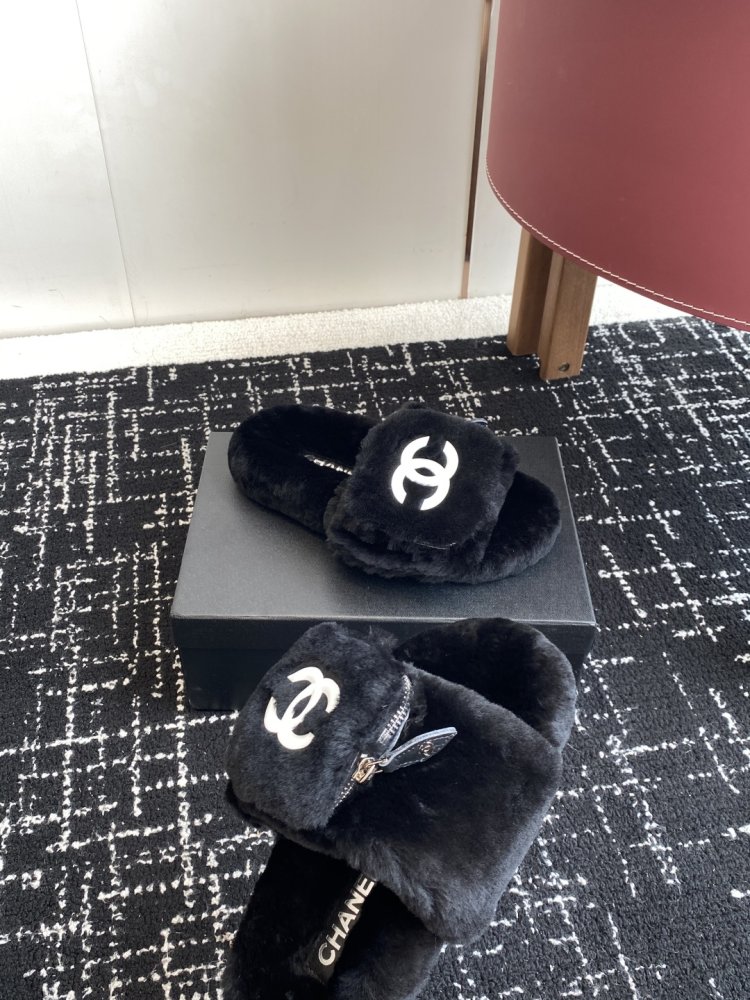 Пушистые меховые тапочки Chanel фото 6