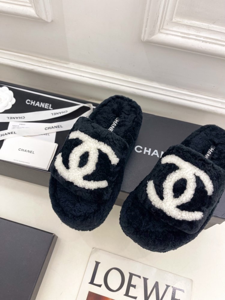 Fluffy fur slippers Chanel фото 6