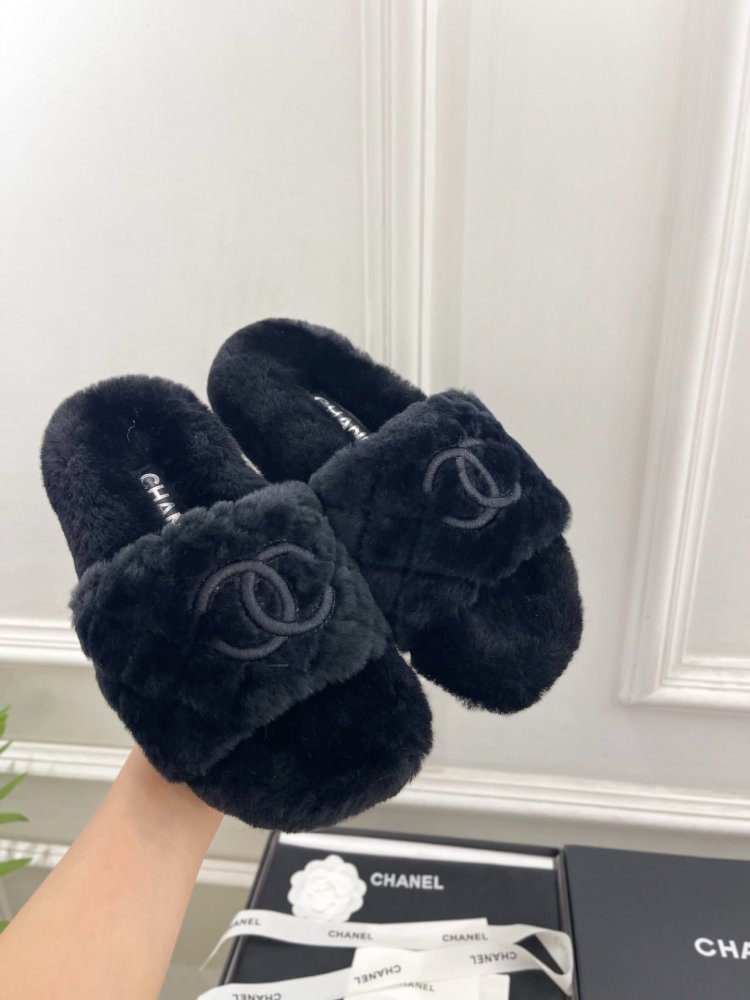 Fluffy fur slippers Chanel фото 6