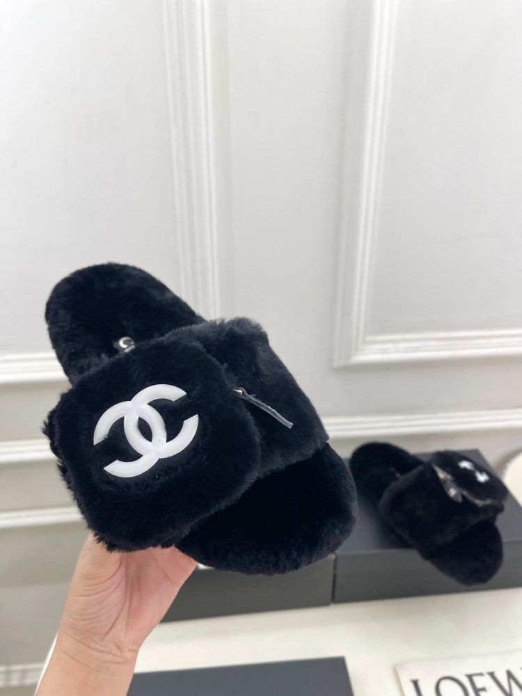 Fluffy fur slippers Chanel фото 6