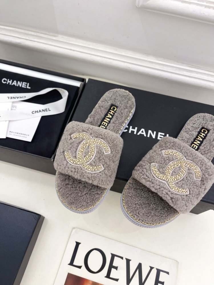 Fluffy fur slippers Chanel фото 6