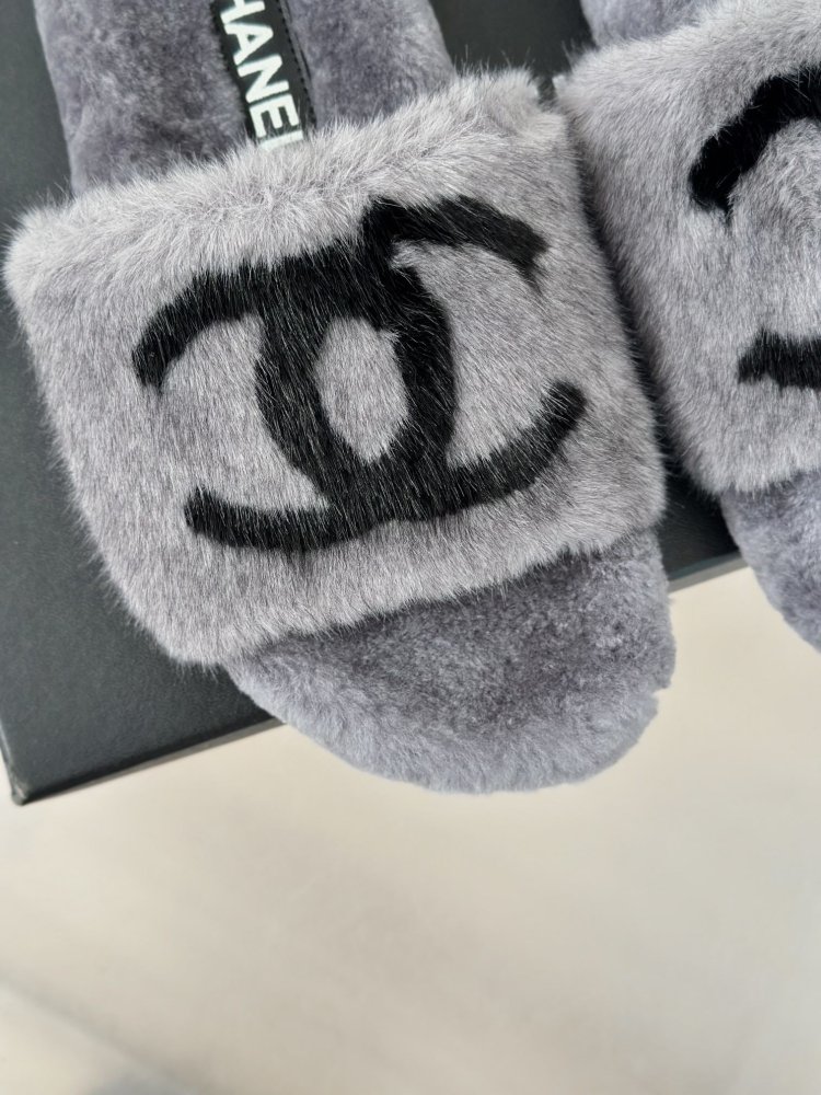 Пухнасті хутряні капці Chanel фото 7