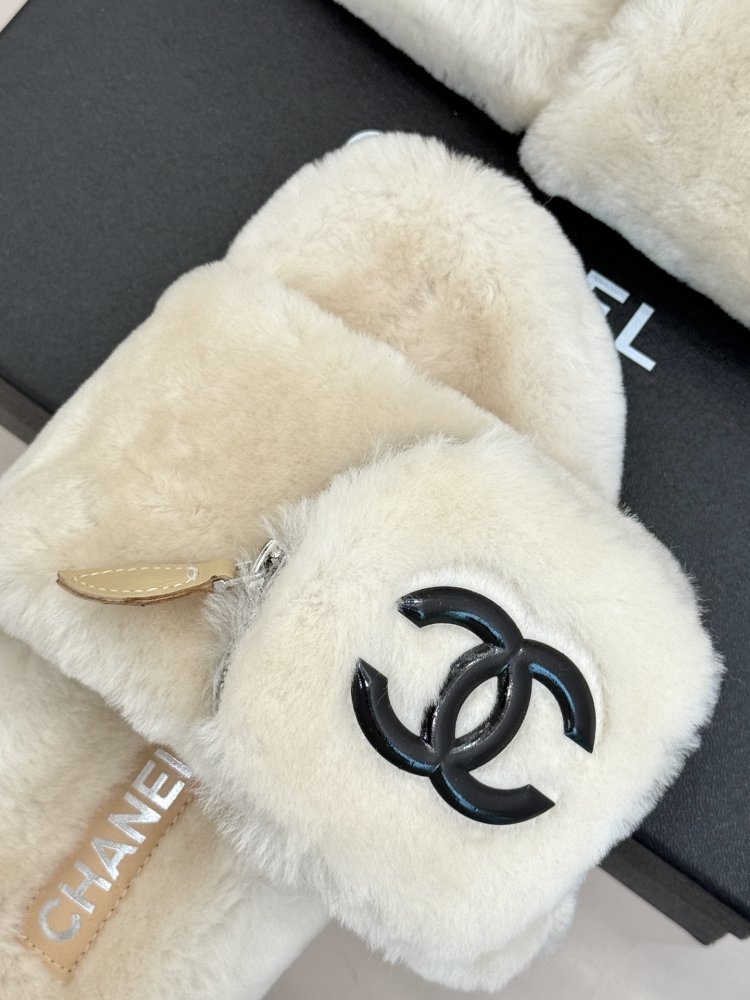 Fluffy fur slippers Chanel фото 7