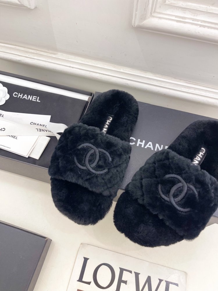 Fluffy fur slippers Chanel фото 7