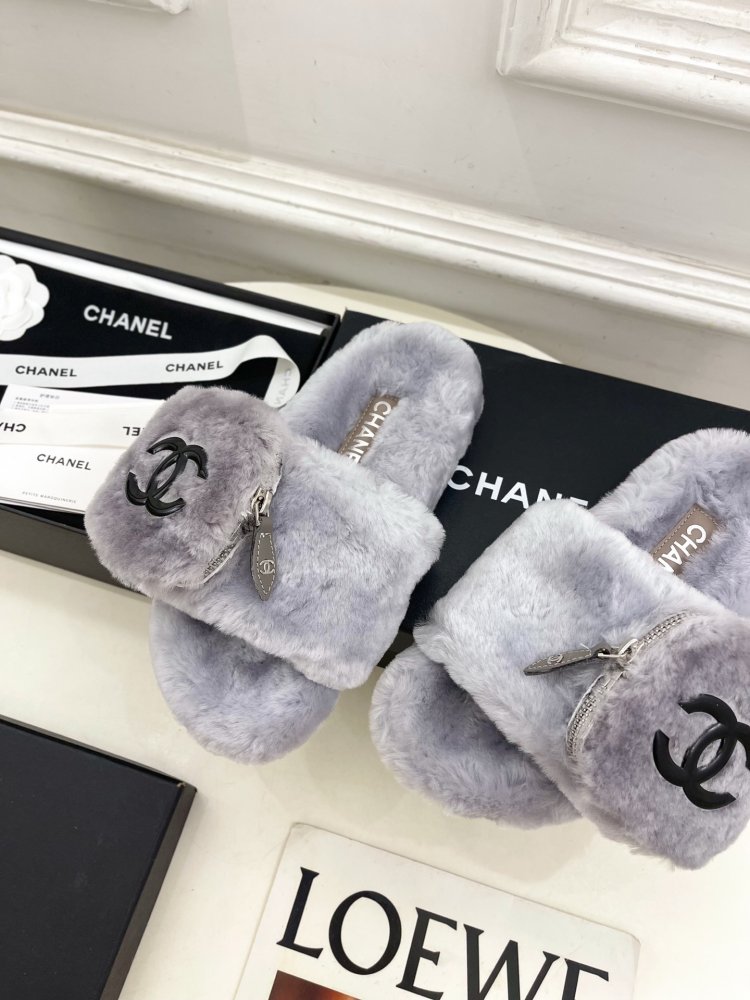Пушистые меховые тапочки Chanel фото 7