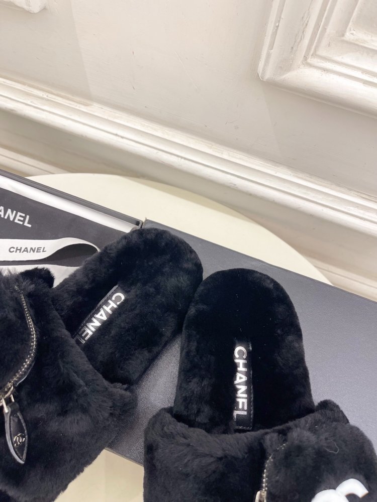 Fluffy fur slippers Chanel фото 7