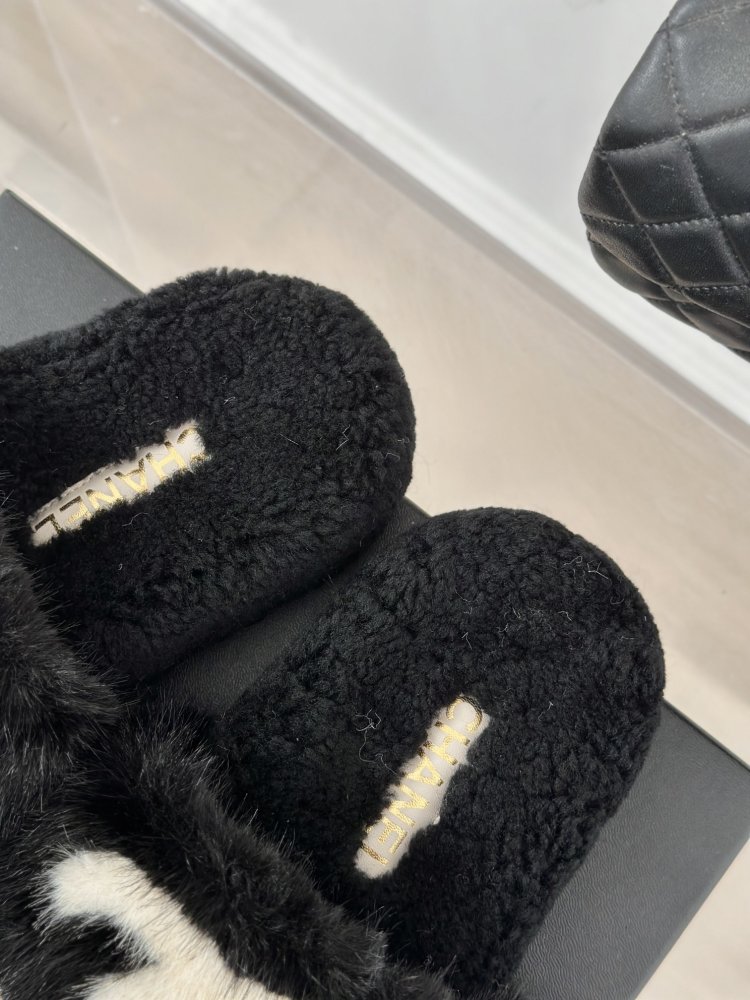 Пушистые меховые тапочки Chanel фото 8