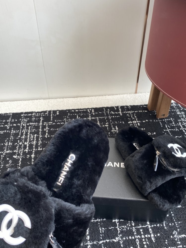 Пушистые меховые тапочки Chanel фото 8