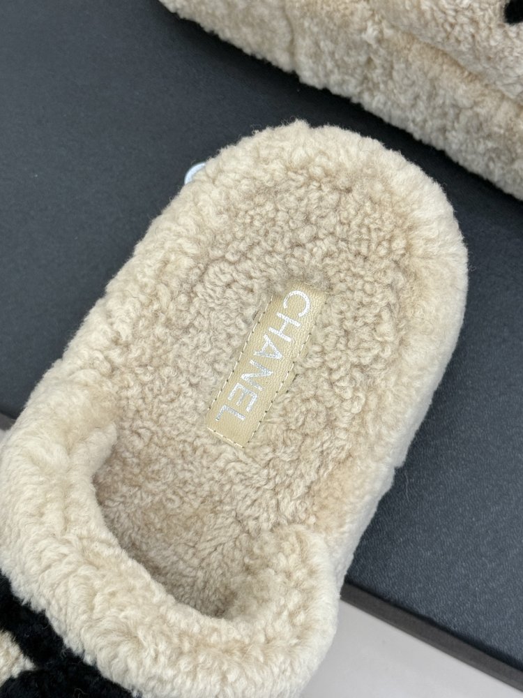 Fluffy fur slippers Chanel фото 8