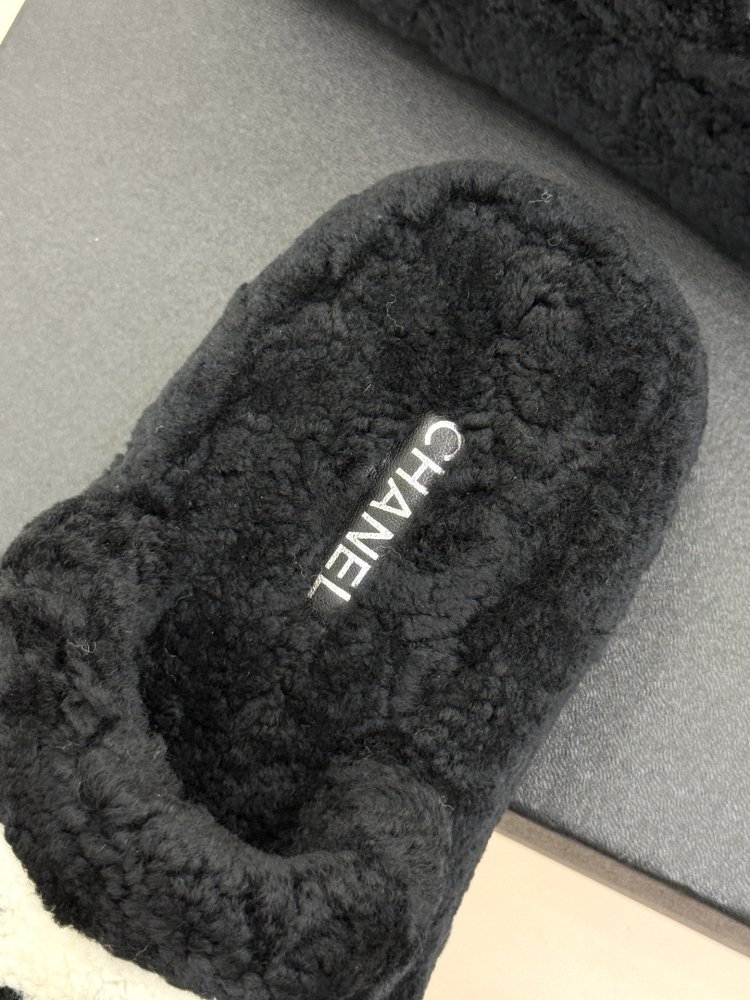 Fluffy fur slippers Chanel фото 8