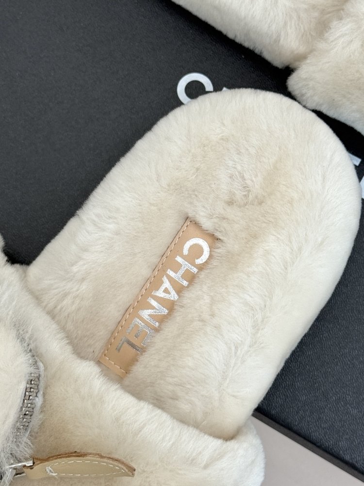 Fluffy fur slippers Chanel фото 8