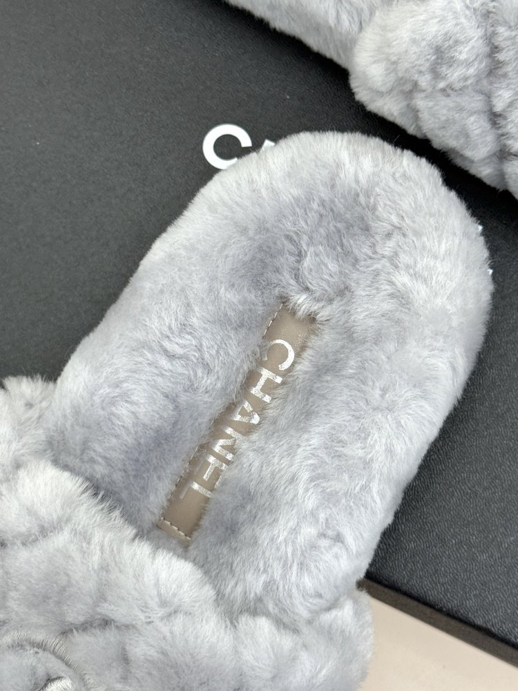 Fluffy fur slippers Chanel фото 8