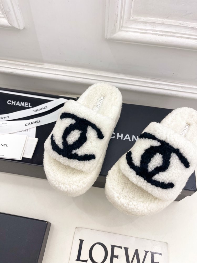 Fluffy fur slippers Chanel фото 8