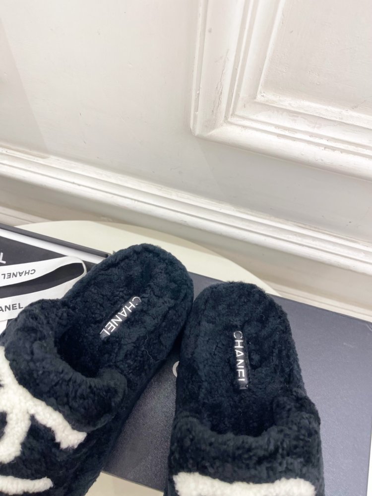 Fluffy fur slippers Chanel фото 8