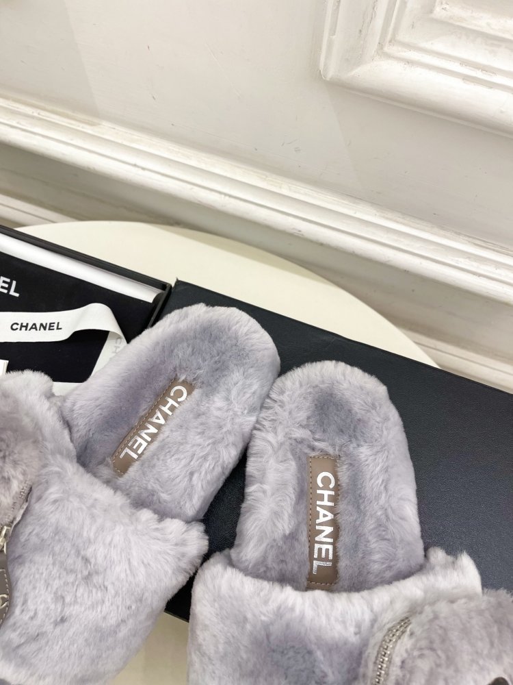 Пушистые меховые тапочки Chanel фото 8