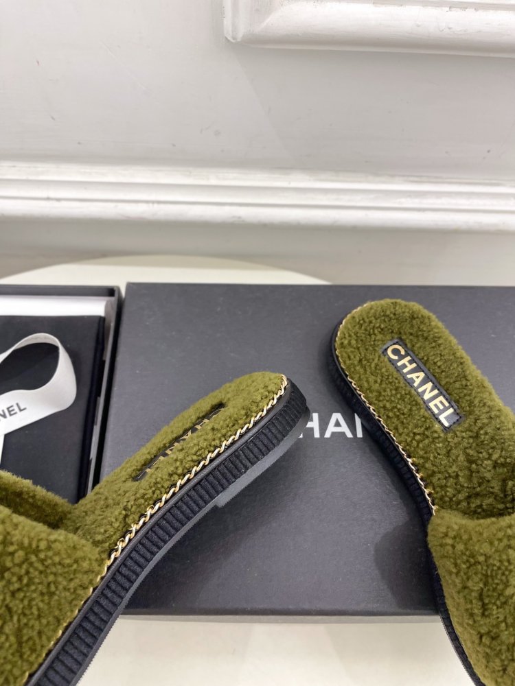 Fluffy fur slippers Chanel фото 8
