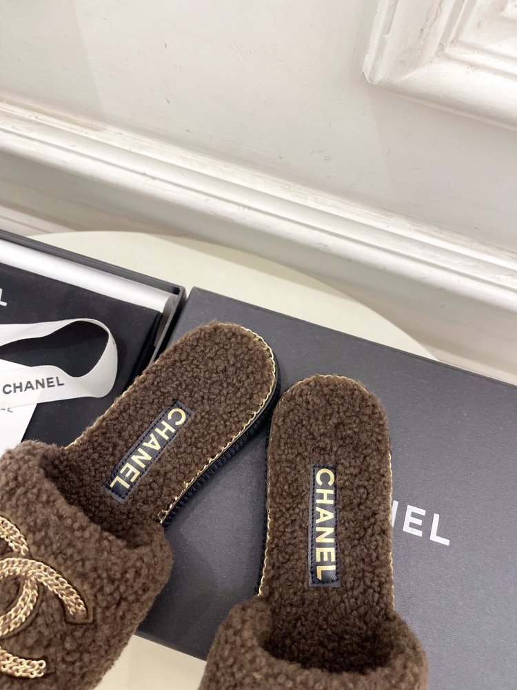 Пухнасті хутряні капці Chanel фото 8