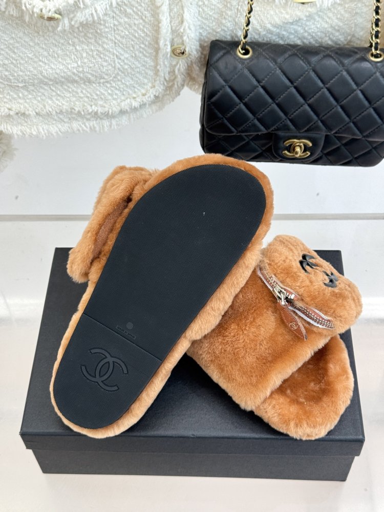 Fluffy fur slippers Chanel фото 9
