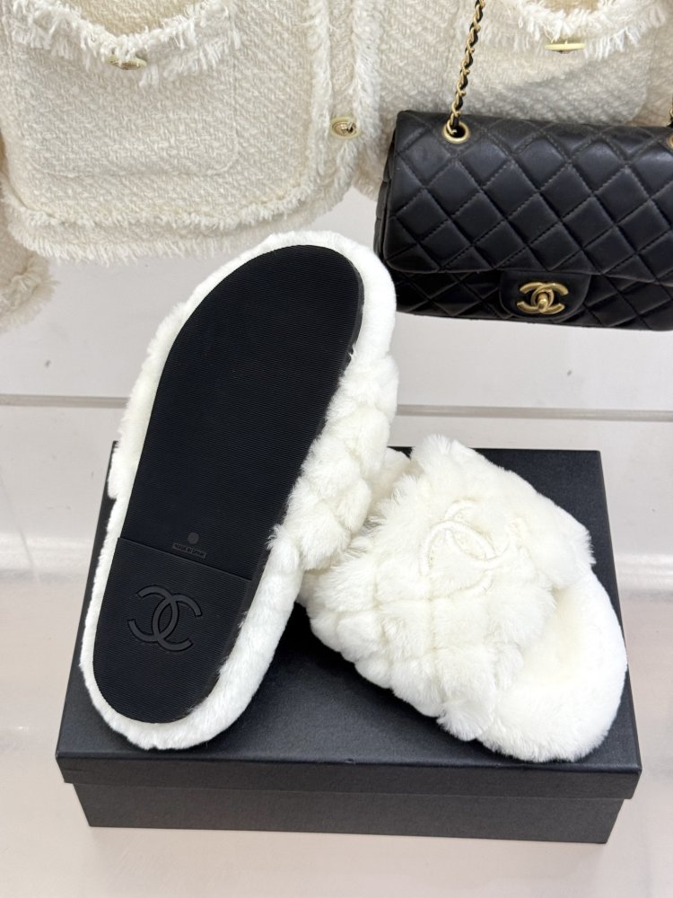 Fluffy fur slippers Chanel фото 9