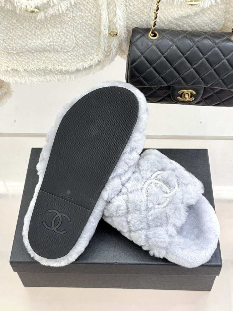 Fluffy fur slippers Chanel фото 9