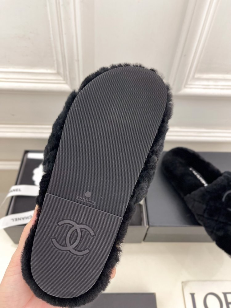 Fluffy fur slippers Chanel фото 9
