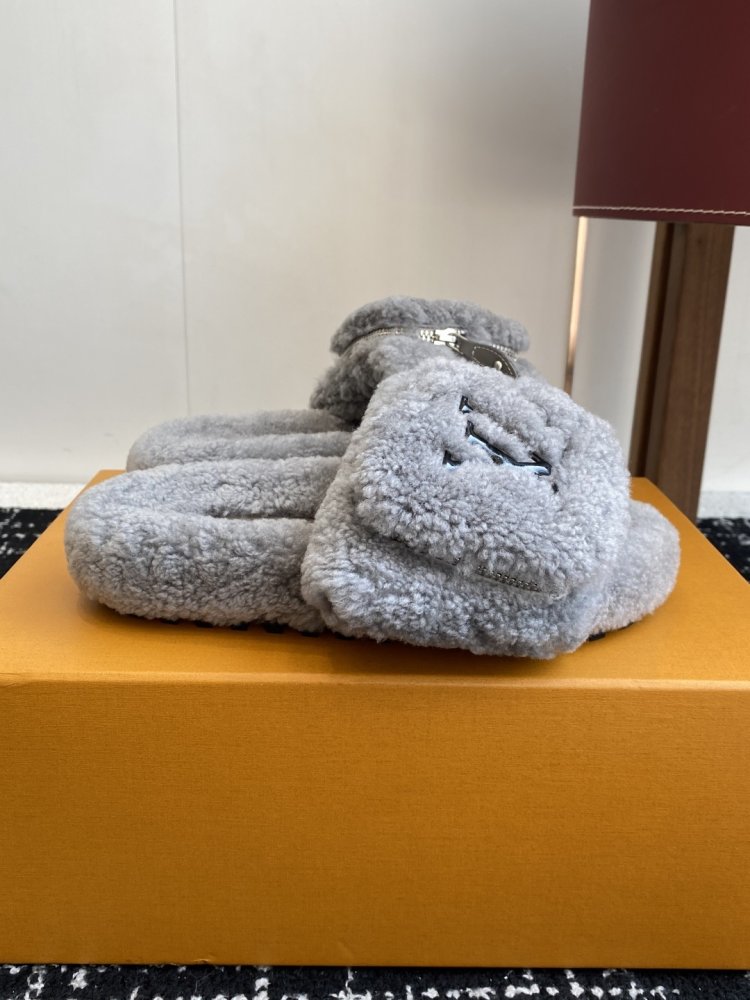 Fluffy fur slippers фото 2