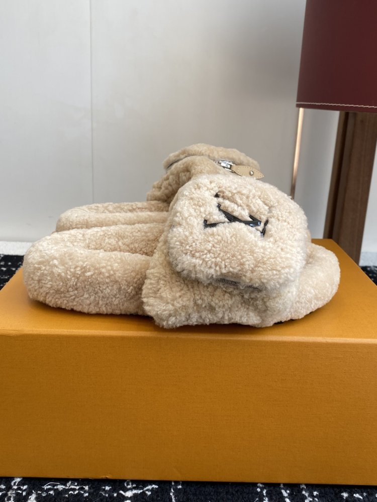 Fluffy fur slippers фото 2