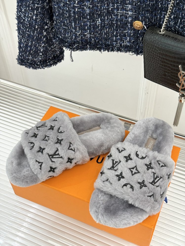 Fluffy fur slippers фото 2