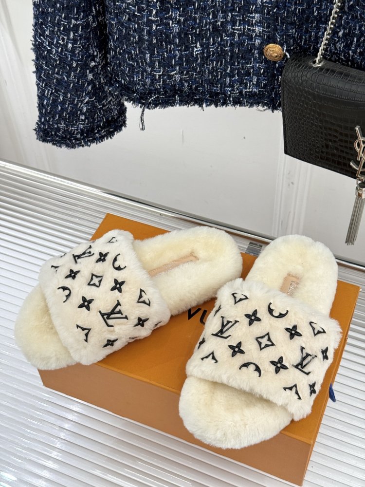 Пухнасті хутряні капці фото 2