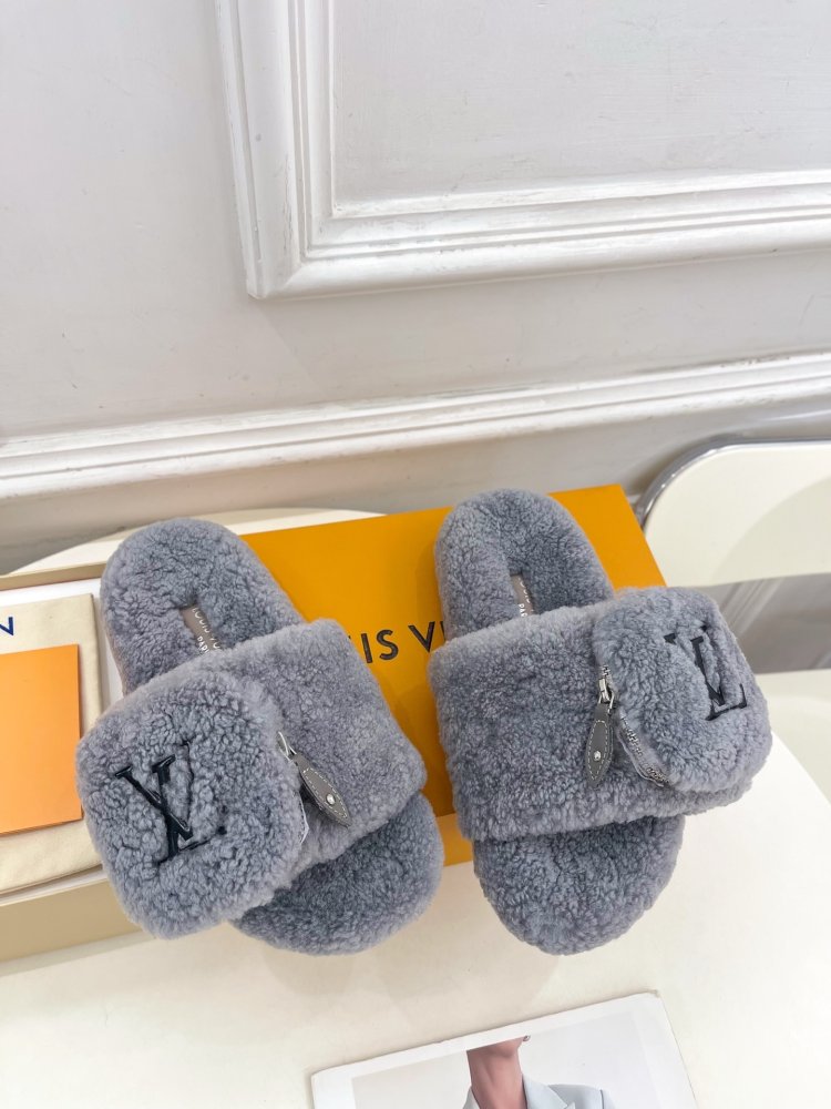 Fluffy fur slippers фото 2